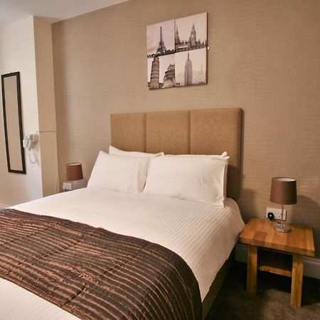 New County Hotel & Serviced Apartments By Roomsbooked Глостър Стая снимка