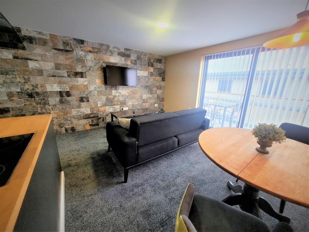 New County Hotel & Serviced Apartments By Roomsbooked Глостър Екстериор снимка